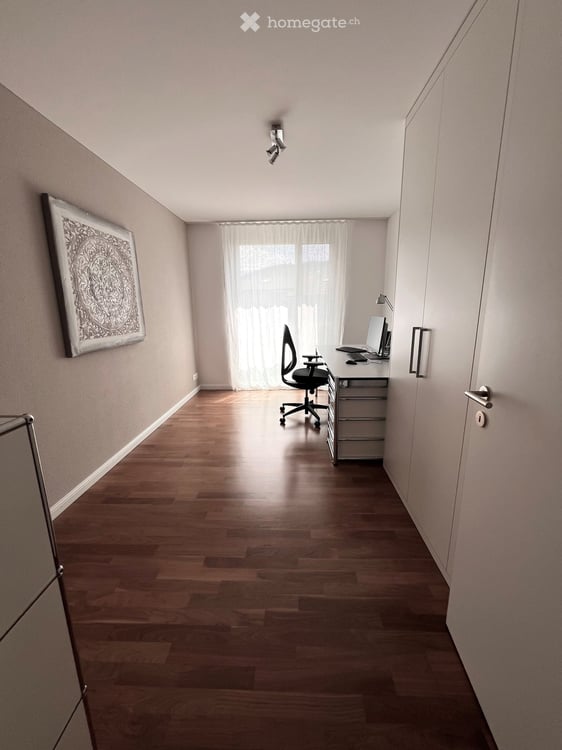 Grosszügige 6.5-Zimmer-Wohnung mit Balkon an ruhiger Lage 6