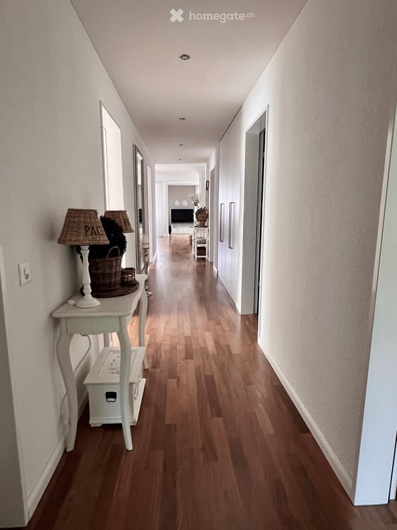 Grosszügige 6.5-Zimmer-Wohnung mit Balkon an ruhiger Lage 4