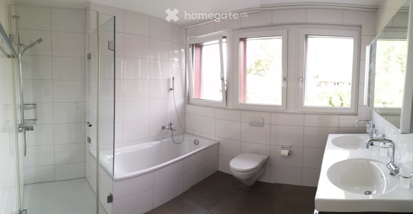 Charmante 4.5-Zimmer-Dachwohnung mit Balkon und schöner Aussicht in Wettswil am Albis 2