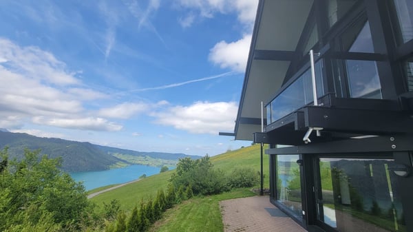Exklusives 6.5-Zimmer-Einfamilienhaus in Oberägeri – Wohnen mit Panoramablick 1