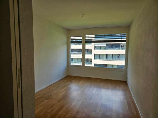 Helle 3.5-Zimmer-Wohnung mit Seesicht und Balkon in Wädenswil – sofort verfügbar! 4