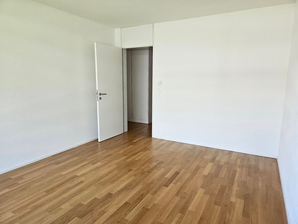 Helle 3.5-Zimmer-Wohnung mit Seesicht und Balkon in Wädenswil – sofort verfügbar! 3