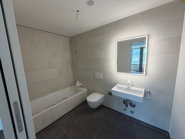 Moderne 4.5-Zimmer-Wohnung im 23. Stock mit atemberaubendem Ausblick auf See und Alpenpanorama 14