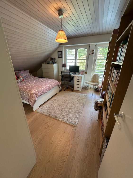 Grosszügiges 7.5-Zimmer-Einfamilienhaus an der Weiherstrasse in Egg b. Zürich 9