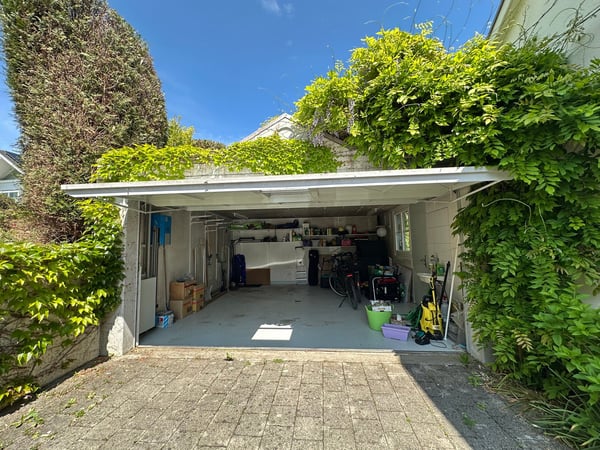 Grosszügiges 7.5-Zimmer-Einfamilienhaus an der Weiherstrasse in Egg b. Zürich 12