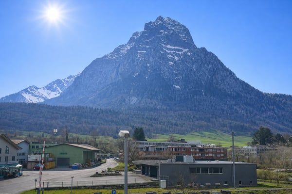 Charmantes Reiheneinfamilienhaus an der Bahnhofstrasse in Ennenda 2