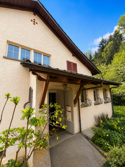 Charmantes 6.5-Zimmer-Einfamilienhaus in Thalwil mit traumhaftem Ausblick 2