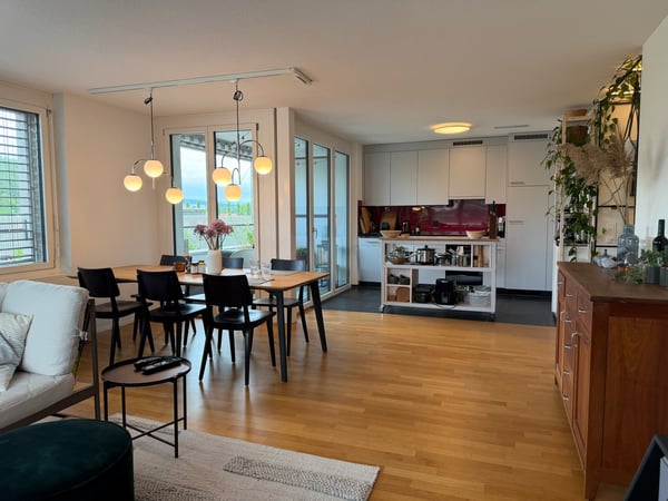 Helle 3.5-Zimmer-Wohnung mit Balkon in Winterthur 3