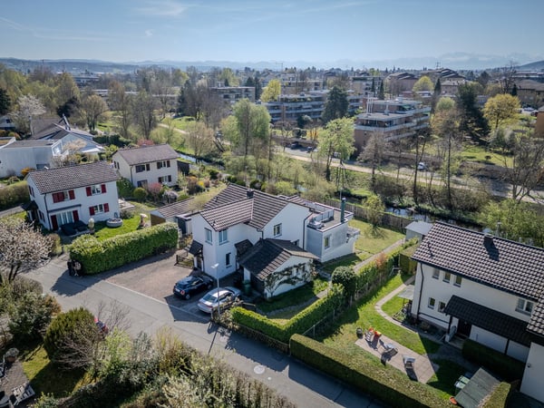 Willkommen zu Hause - Ihr neues Einfamilienhaus mit Einliegerwohnung in Dübendorf 1