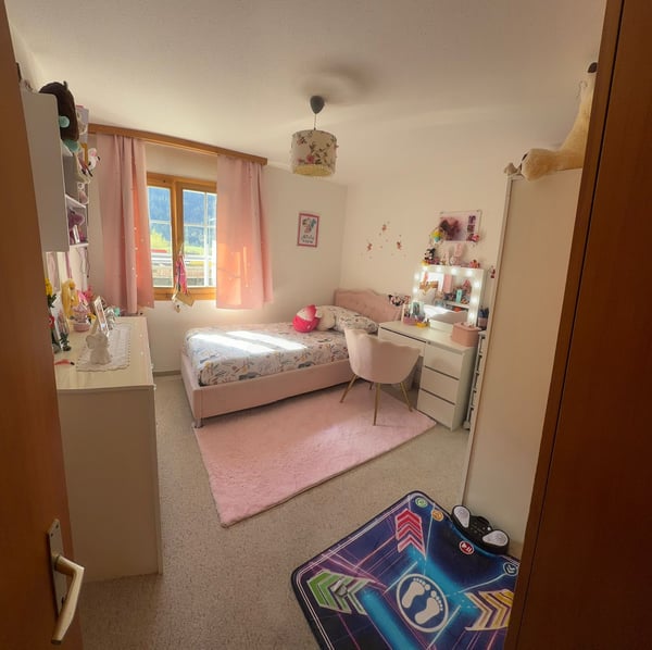 Charmante 4.5-Zimmer-Wohnung mit Balkon und schöner Aussicht in Disentis/Mustér 9