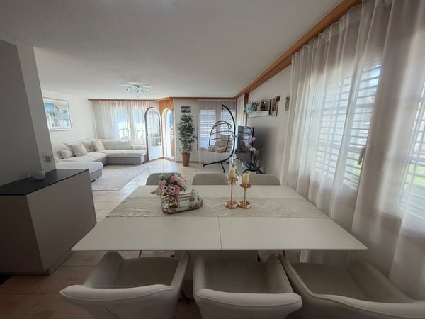 Charmante 4.5-Zimmer-Wohnung mit Balkon und schöner Aussicht in Disentis/Mustér 3