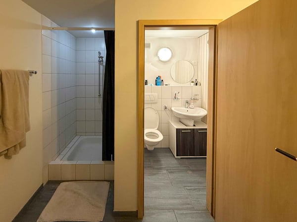 Exklusive 4.5-Zimmer-Gartenwohnung mit Wintergarten, Cheminée, Sauna & 3 Parkplätze 18