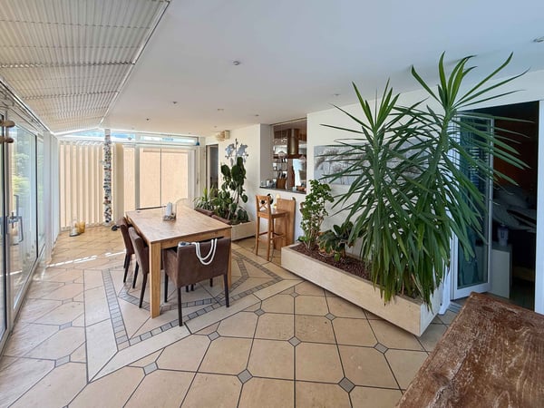 Exklusive 4.5-Zimmer-Gartenwohnung mit Wintergarten, Cheminée, Sauna & 3 Parkplätze 10