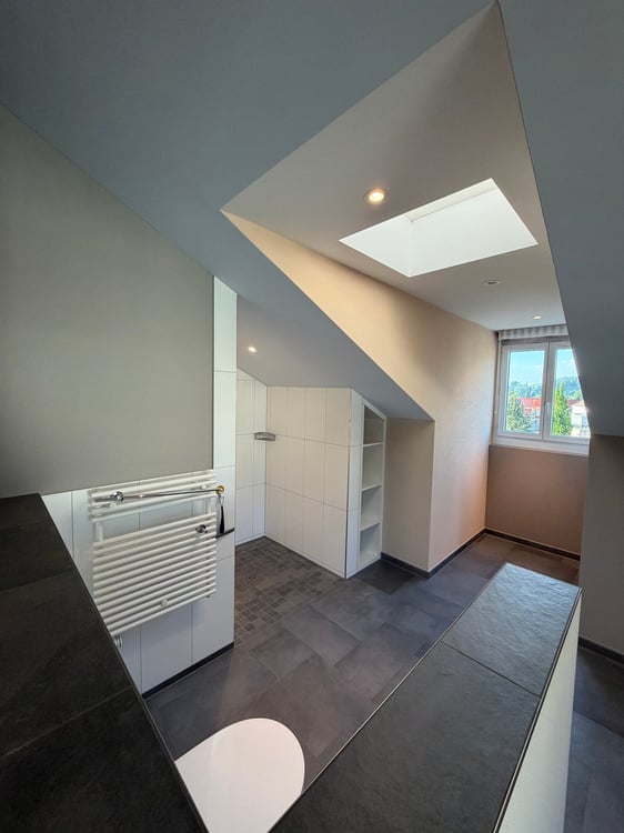 Exklusive 4.5-Zimmer-Dachwohnung mit 185 m² Wohnfläche, 48 m² Sonnenterrasse & direktem Liftzugang 15