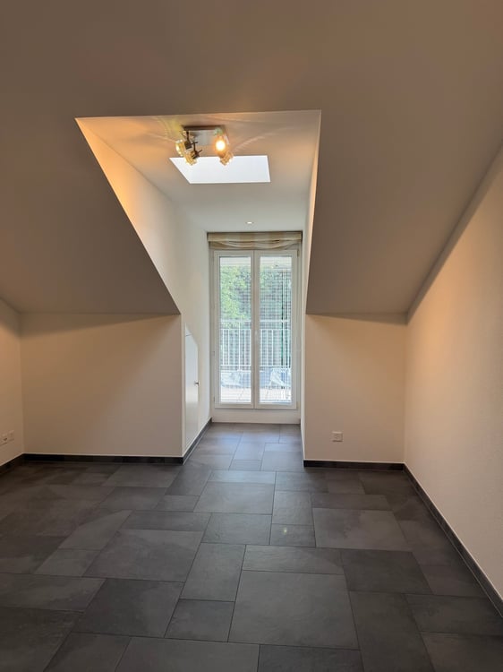Exklusive 4.5-Zimmer-Dachwohnung mit 185 m² Wohnfläche, 48 m² Sonnenterrasse & direktem Liftzugang 12