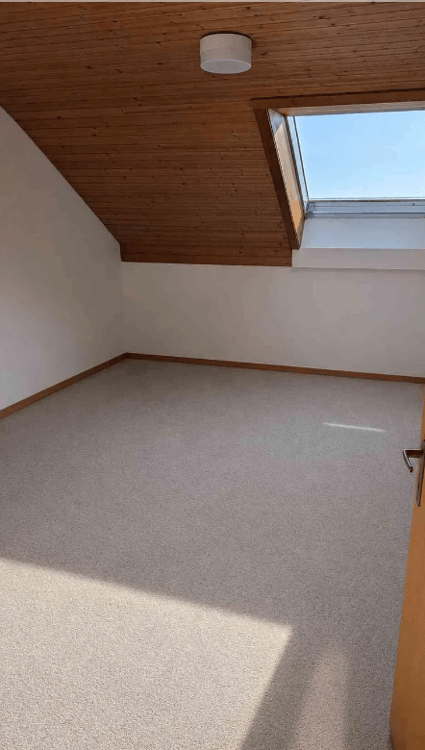 Gemütliche und preiswerte 2.5-Zimmer Dachwohnung mit Balkon 2