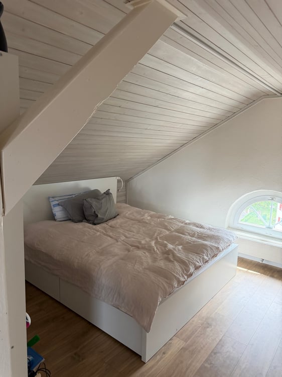 Nachmieter gesucht 1.5-Zimmer-Dachwohnung mit Terrasse 2