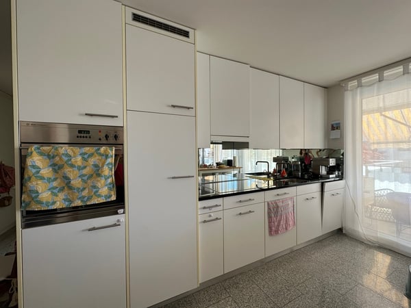 Helle 3.5-Zimmerwohnung mit offener Küche und sehr grosser Terrasse in ruhiger Umgebung 6