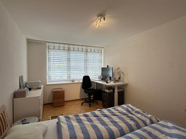 Helle 3.5-Zimmerwohnung mit offener Küche und sehr grosser Terrasse in ruhiger Umgebung 3