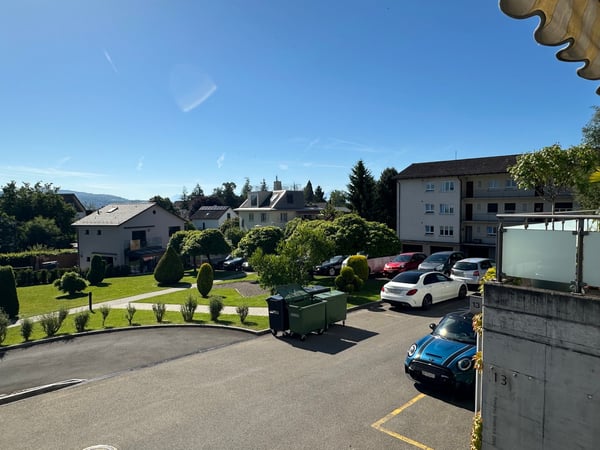 Helle 3.5-Zimmerwohnung mit offener Küche und sehr grosser Terrasse in ruhiger Umgebung 8