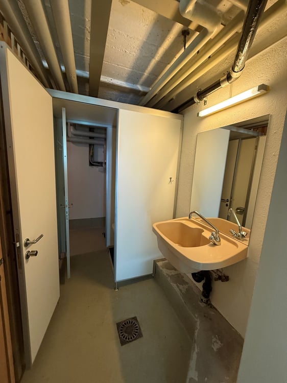 Bürofläche mit Lagerraum/Kellerabteil an der Susenbergstrasse in Zürich 7