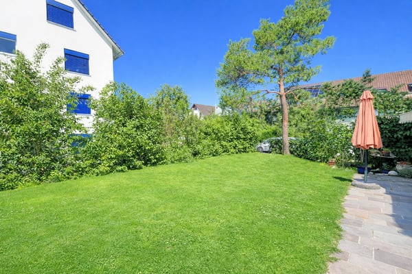 4.5-Zimmer-Gartenwohnung mit viel Umschwung, Cheminée & 2 Tiefgaragenplätzen 8