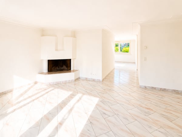 4.5-Zimmer-Gartenwohnung mit viel Umschwung, Cheminée & 2 Tiefgaragenplätzen 4
