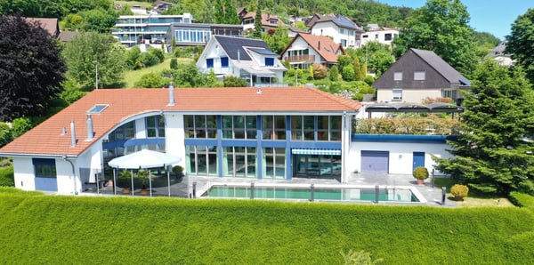 Grosszügiges 6-Zimmer-Einfamilienhaus mit Pool und herrlicher Aussicht in Oensingen 2