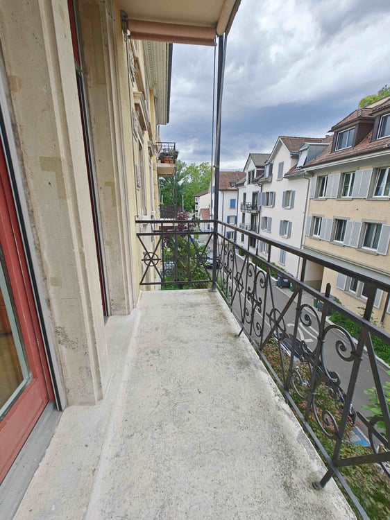 Charmante 2.5 Zimmer Wohnung mit Cheminée, Balkon und eigener Waschküche im Seefeld 6