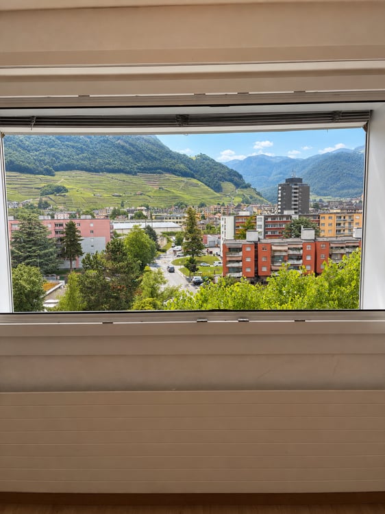 Charmant studio au 7ème étage avec vue panoramique à Aigle 2