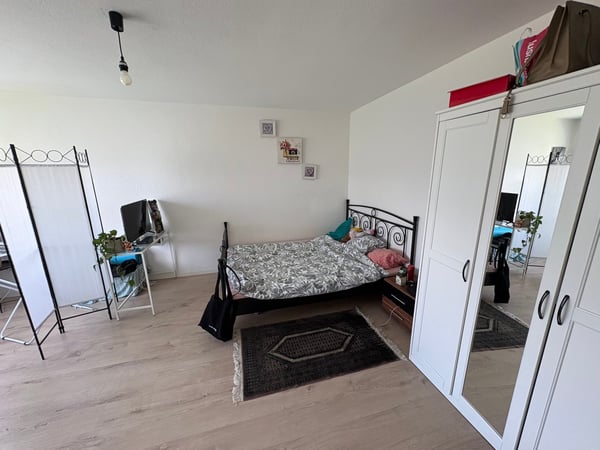 Gemütliche 1.5-Zimmer-Altbauwohnung mit schöner Aussicht in Chur 2