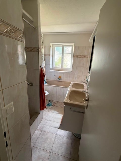 Charaktervolle 4.5-Zi-Wohnung mit Balkon in Domat/Ems 5