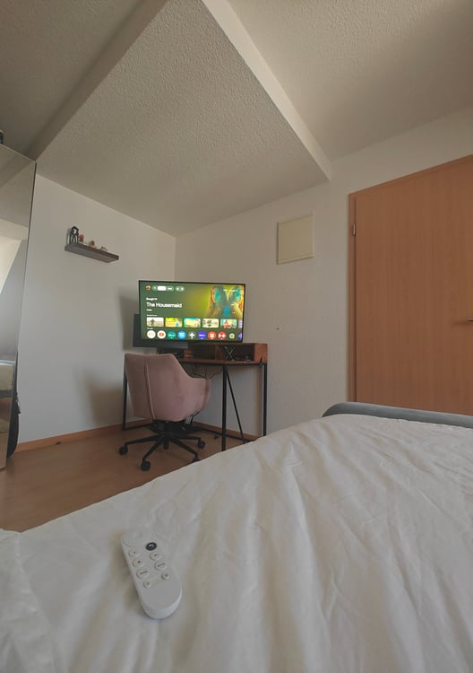 Charming 2-Room Apartment on the 5th Floor in Zürich's Vibrant District 4 5