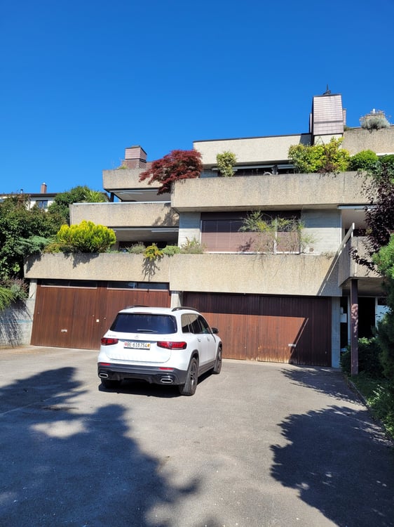 2 1/2 Z. - Terrassenwohnung in Leubringen 1