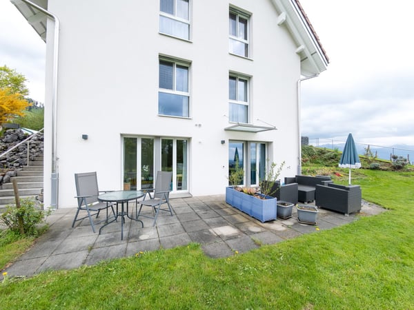 Sonnige Gartenwohnung mit viel Privatsphäre, hochwertigem Ausbaustandard sowie Berg- und Seesicht 11