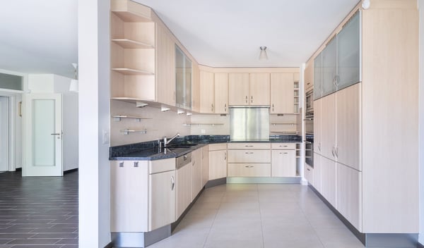6 pièces familial de 136 m², 2 parkings inclus – au calme, en fond de chemin privé, Meyrin Village 8