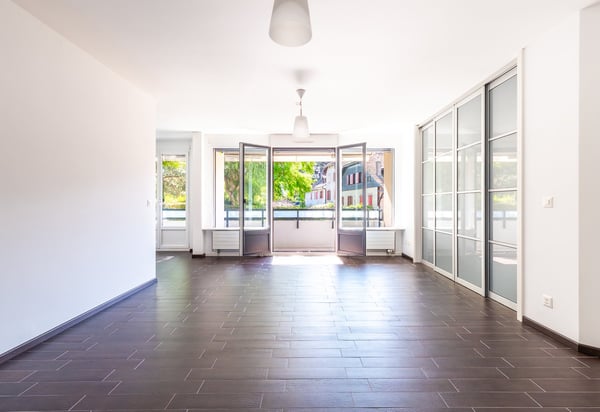 6 pièces familial de 136 m², 2 parkings inclus – au calme, en fond de chemin privé, Meyrin Village 2