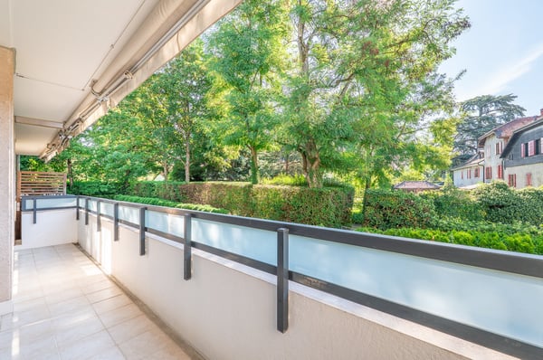 6 pièces familial de 136 m², 2 parkings inclus – au calme, en fond de chemin privé, Meyrin Village 5
