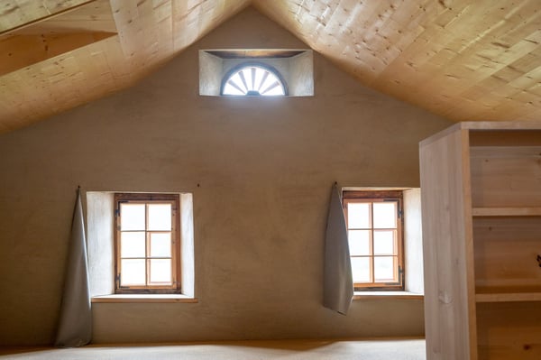 Dachwohnung in der historischen Casa Grischa 18