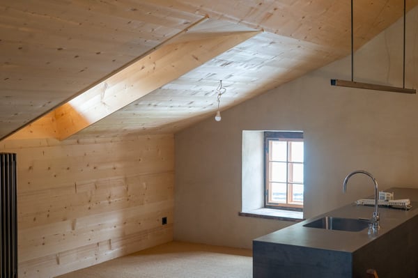 Dachwohnung in der historischen Casa Grischa 20