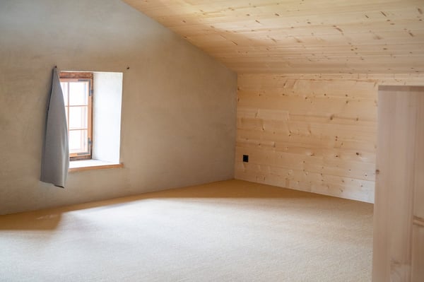 Dachwohnung in der historischen Casa Grischa 19