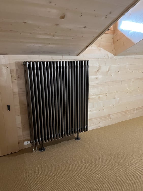 Dachwohnung in der historischen Casa Grischa 12