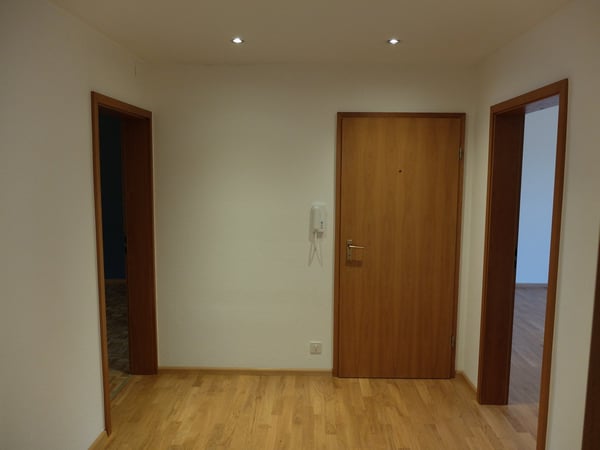 Charmante 3-Zimmer-Altbauwohnung mit Balkon und Kamin in Basel 5