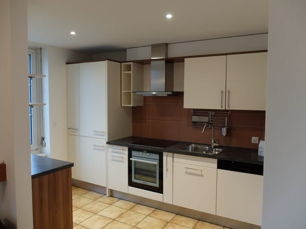Charmante 3-Zimmer-Altbauwohnung mit Balkon und Kamin in Basel 6