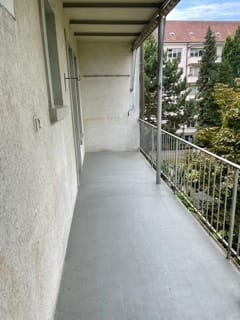 In Altbauliegenschaft (Baumgartnerstiel) zu vermieten 3- Zimmerwohnung im 3. Stock 6