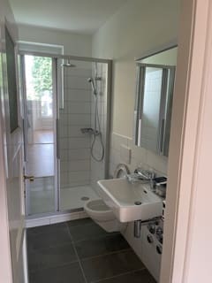 In Altbauliegenschaft (Baumgartnerstiel) zu vermieten 3- Zimmerwohnung im 3. Stock 5