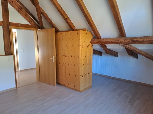 Charmante 2.5-Zimmer-Dachwohnung mit Charm und Nähe zur Natur 8