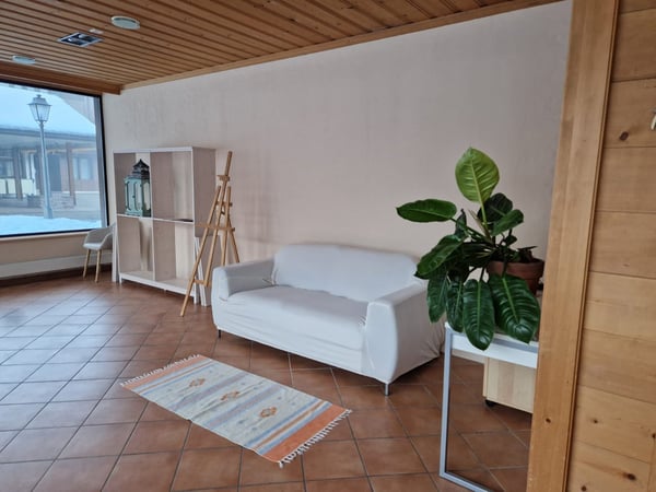 vermieten o. verkaufen Gewerbelokal Kronenplatz in Lenk – 65 m², rollstuhlgängig, sofort verfügbar 4