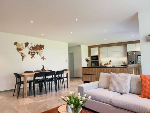 Élégant 4.5 pièces haut de gamme, 2 places de parc incluses 3