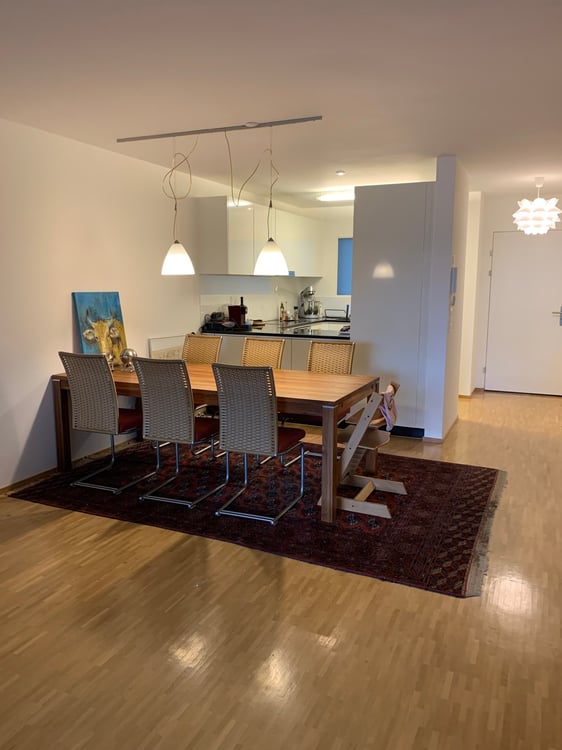 Moderne 2.5-Zimmer-Wohnung mit grosser Terrasse und Top-Lage in Thalwil 3